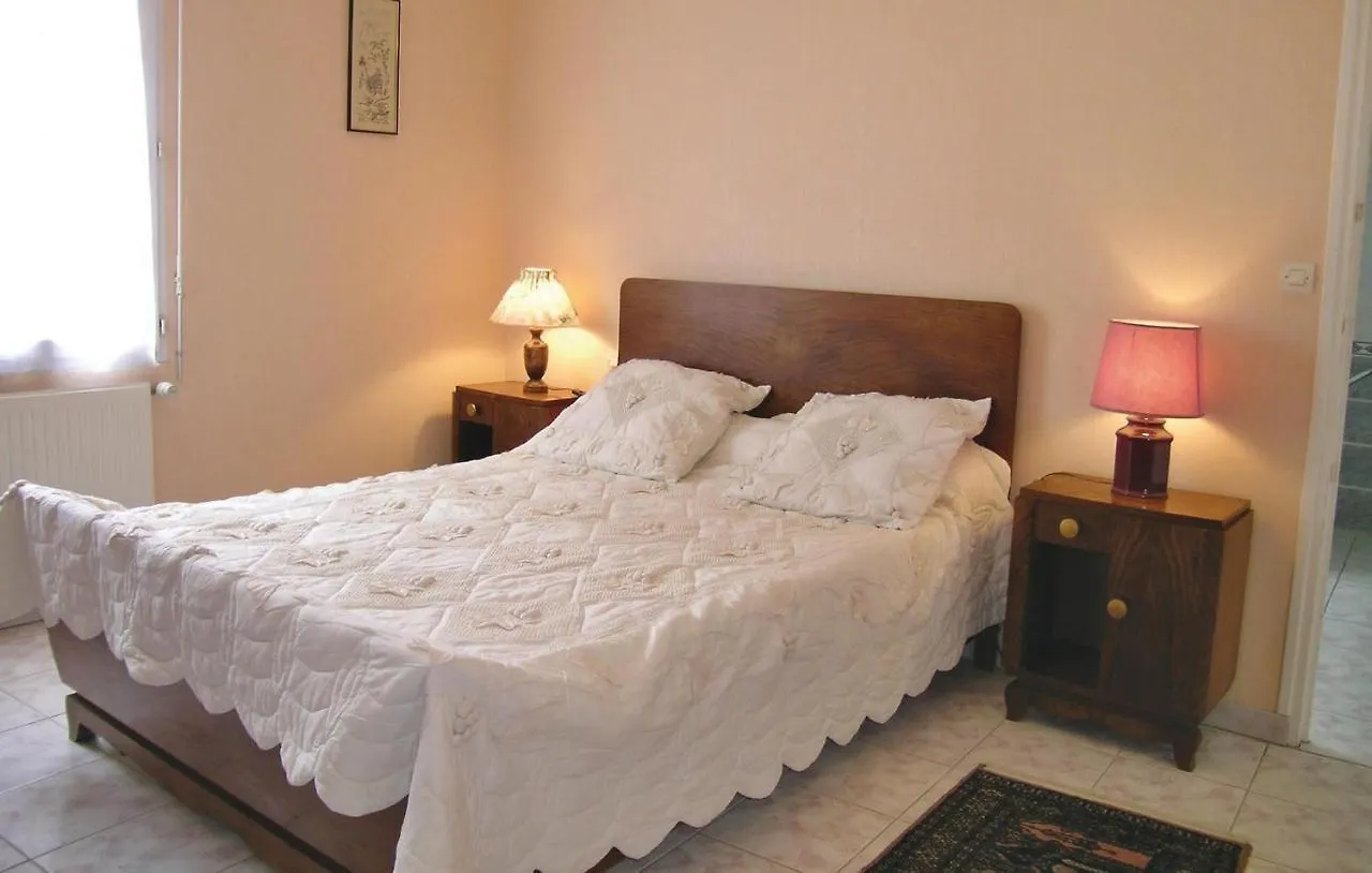 Dom wakacyjny 4 Bedroom Amazing Home In Le Cloitre S Thegonnec Francja