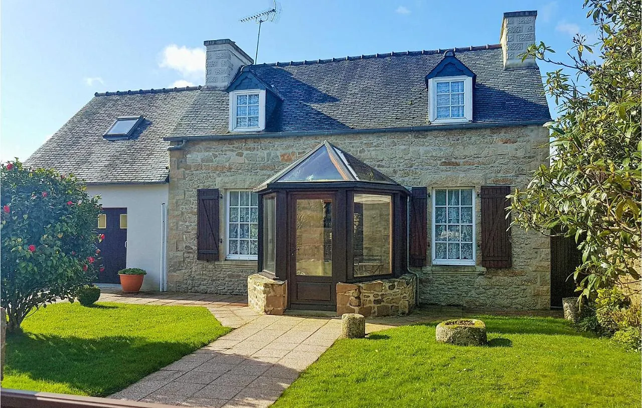 4 Bedroom Amazing Home In Le Cloitre S Thegonnec 0*, Le Cloitre-Saint-Thegonnec