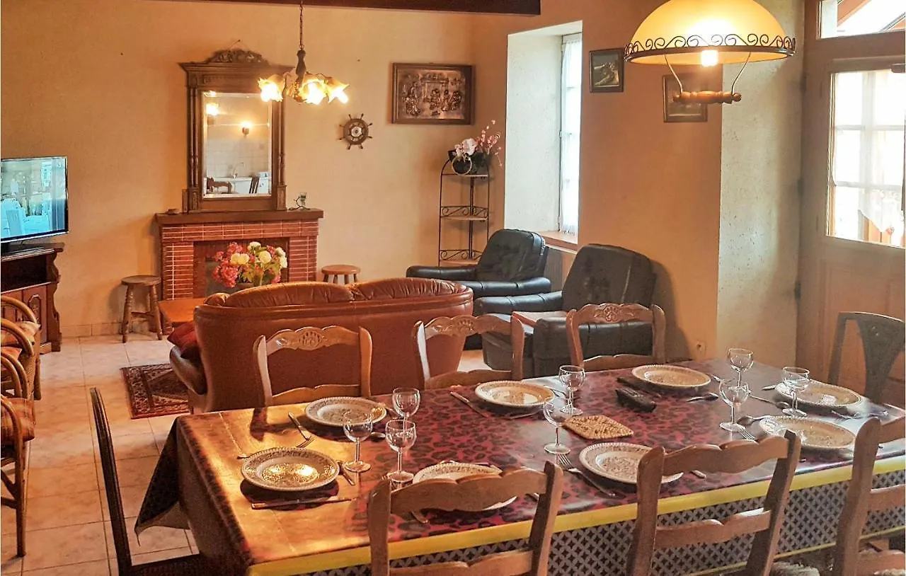 4 Bedroom Amazing Home In Le Cloitre S Thegonnec 0*, Le Cloitre-Saint-Thegonnec